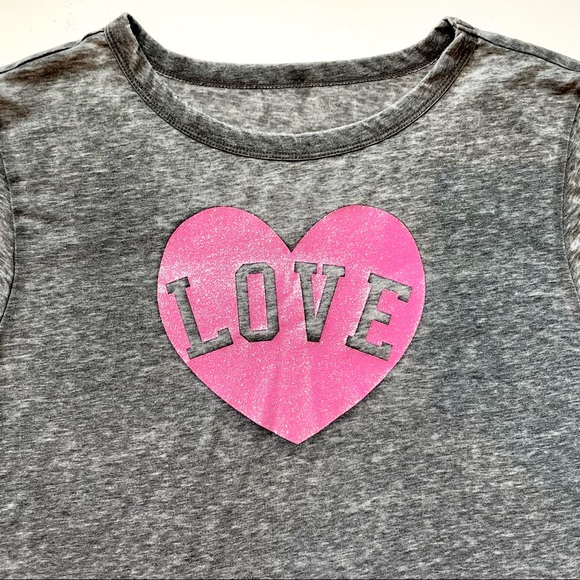 Grey Stonewash LOVE 💗 T - 'Shirt - NWOT Size M - Picture 2 of 3
